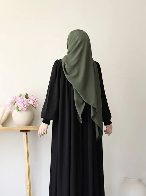 Elegant Black Pleated Modest Everyday Wear Abaya for Women - Image 2
